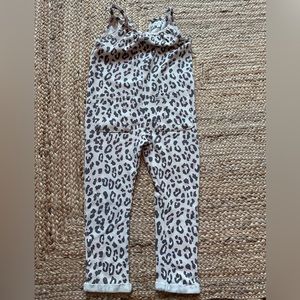 Greyson girls leopard romper, size 4T